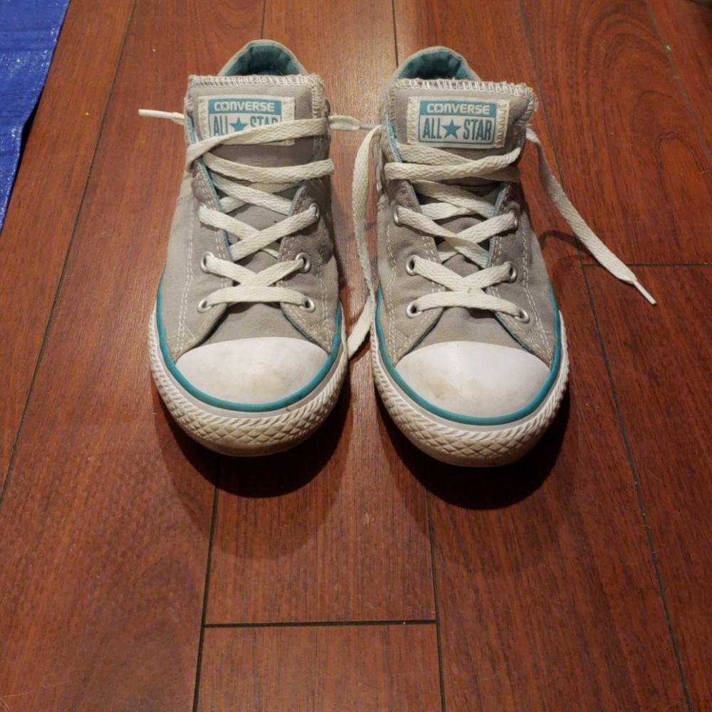 Girls converse